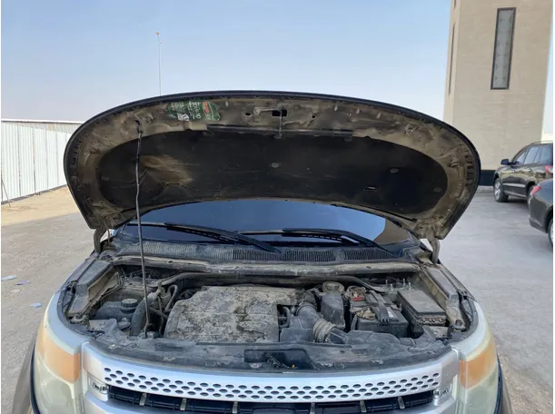 Car image 26