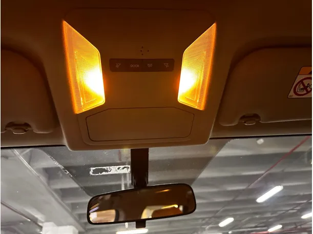 Car image 25