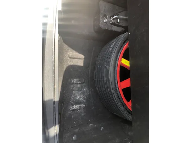 Car image 33
