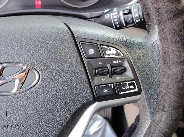 Car image 27