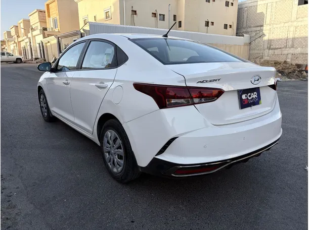 Car image 7