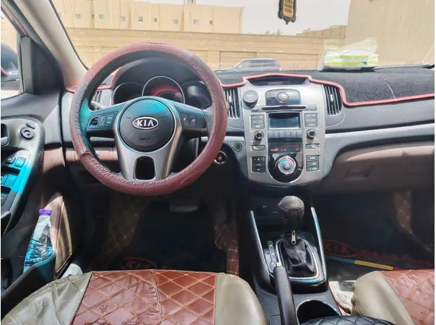 Car image 18