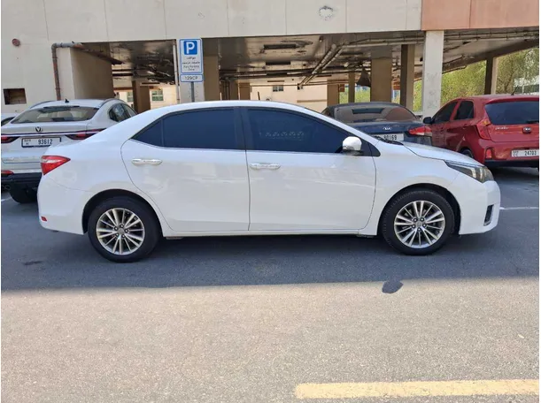 Car image 8