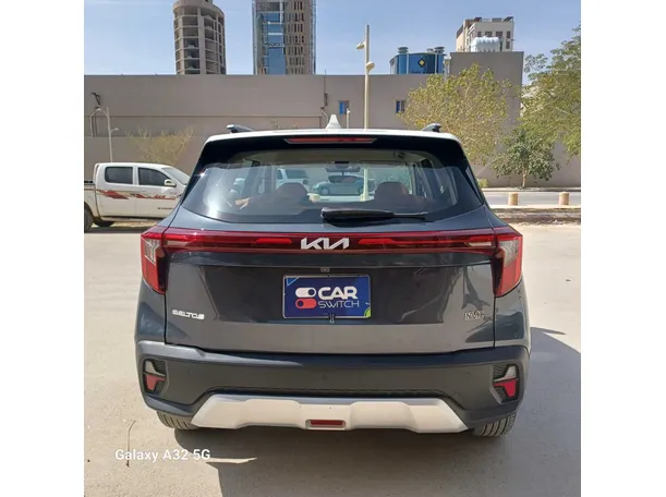 Car image 6