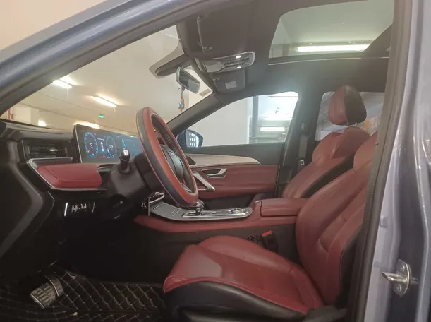 Car image 12