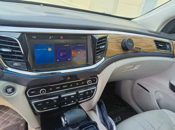 Car image 15