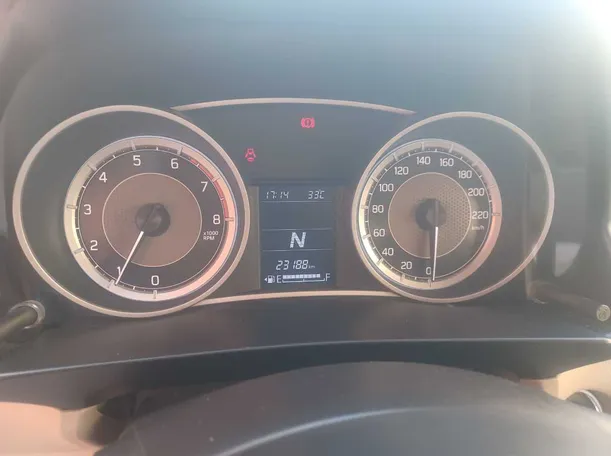 Car image 18