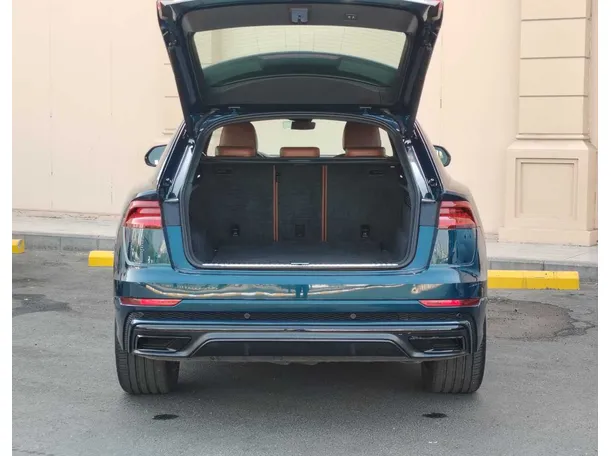 Car image 26