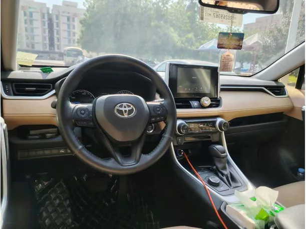 Car image 23