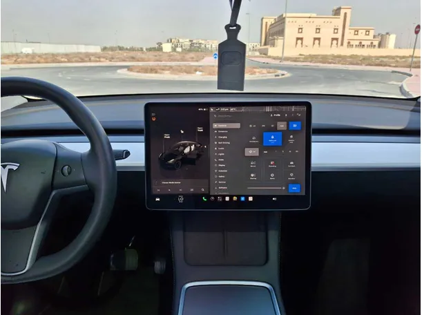Car image 16