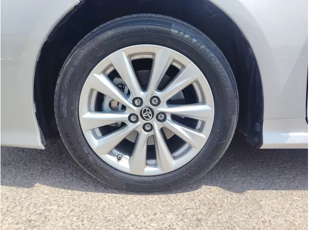 Car image 10