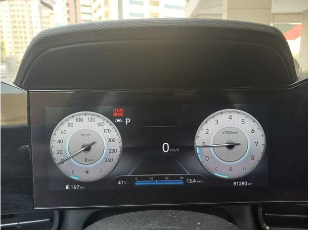Car image 16