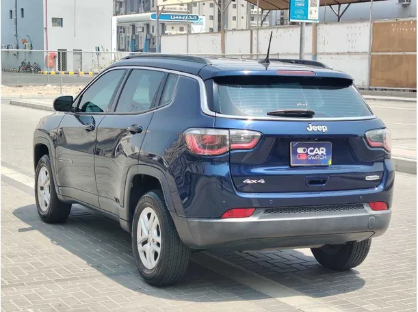 Car image 7