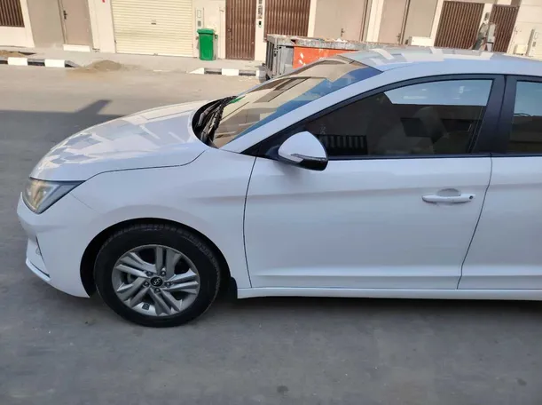 Car image 9
