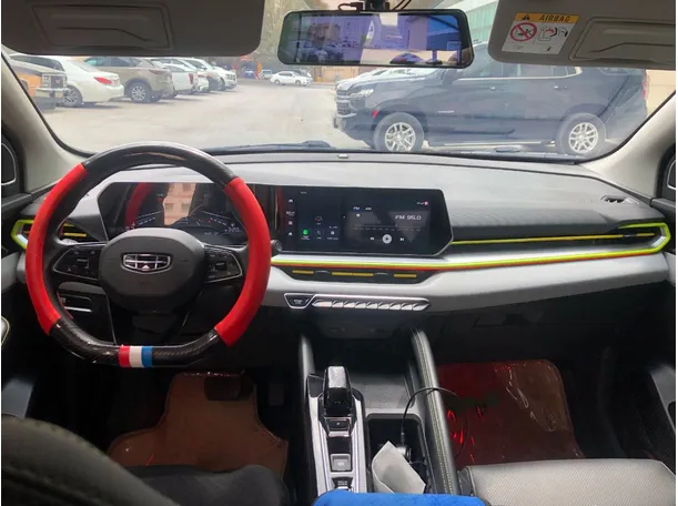 Car image 14