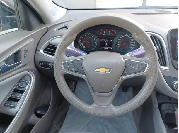 Car image 16