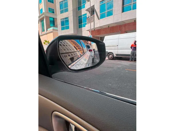 Car image 40