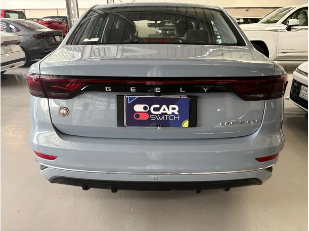Car image 5