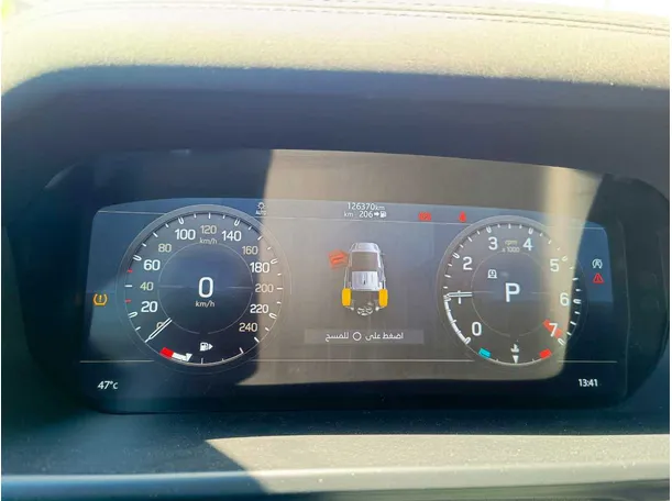 Car image 30