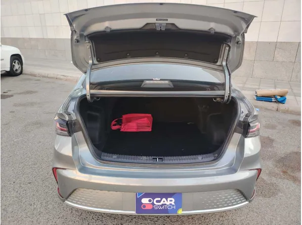Car image 27