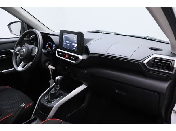Car image 10