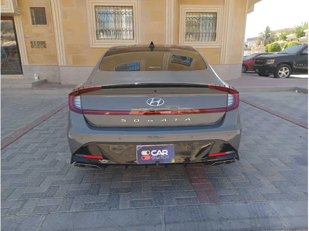 Car image 6