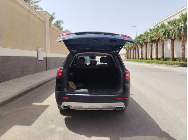 Car image 24