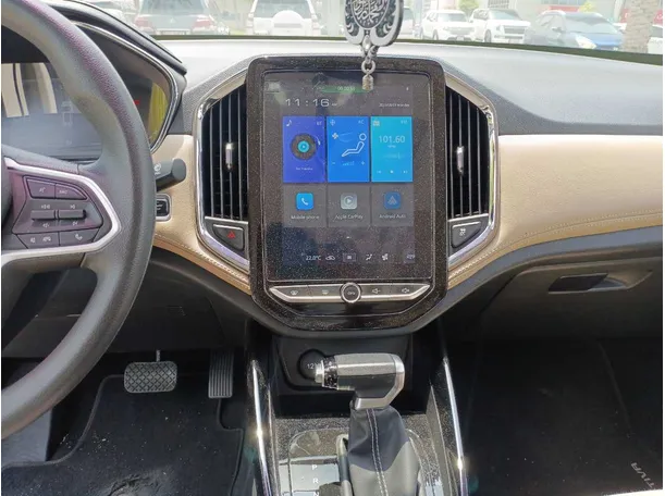 Car image 16