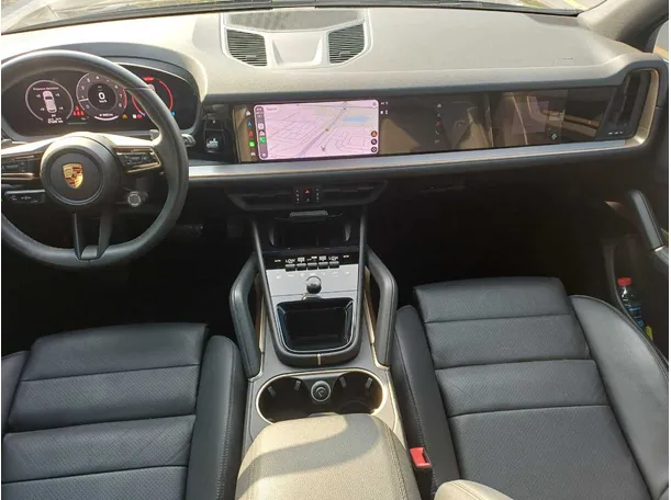Car image 15