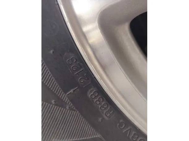 Car image 31