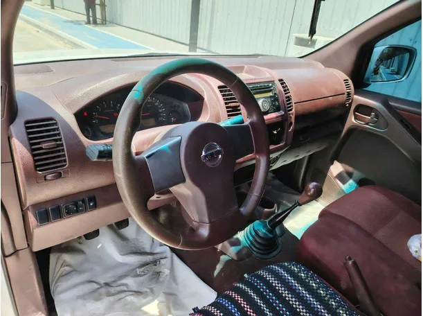 Car image 13