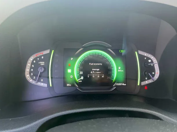 Car image 26