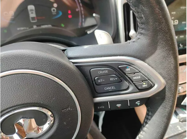 Car image 34