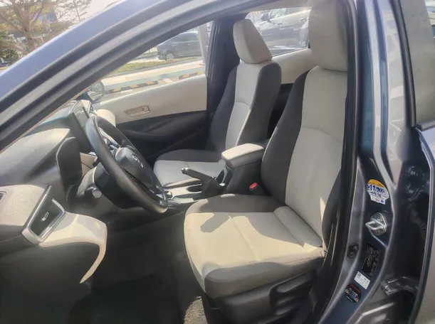 Car image 13