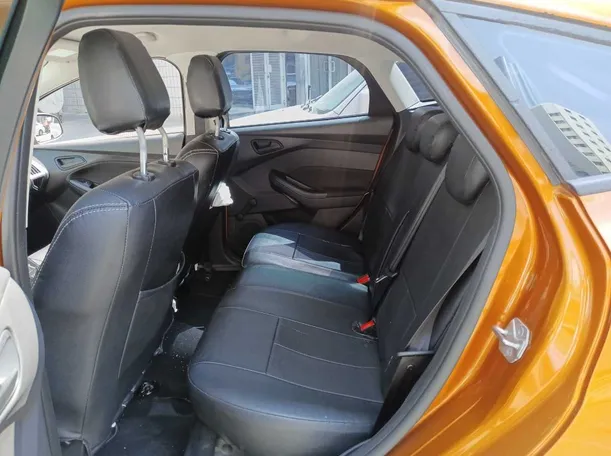 Car image 11