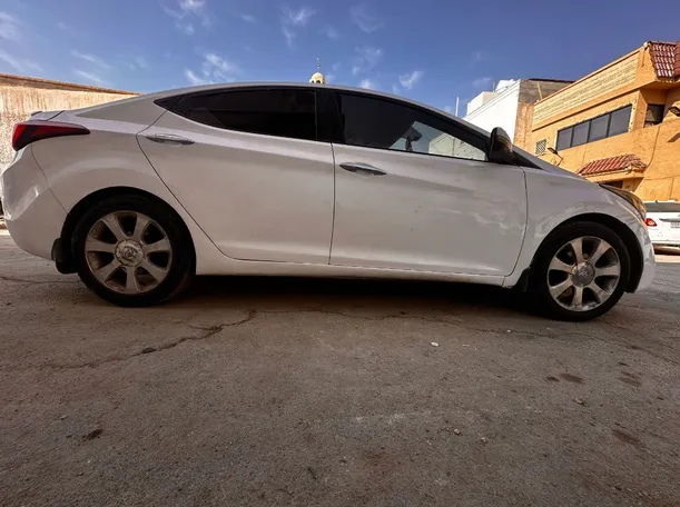 Car image 4
