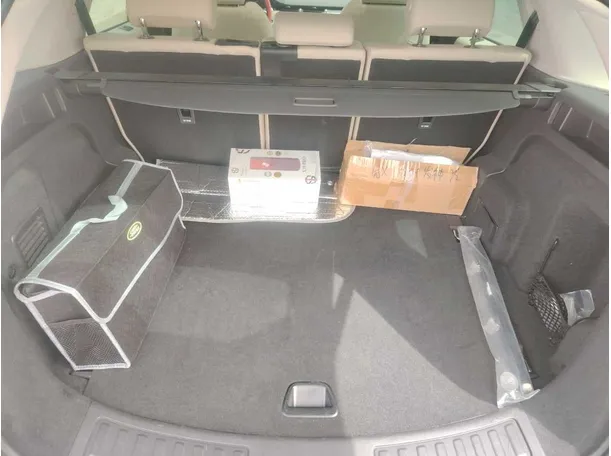 Car image 28