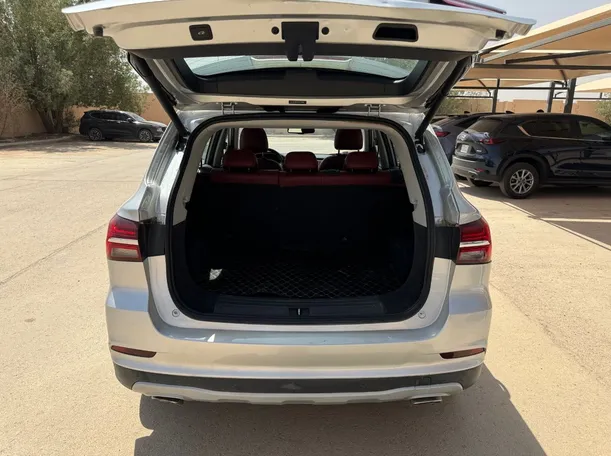 Car image 21