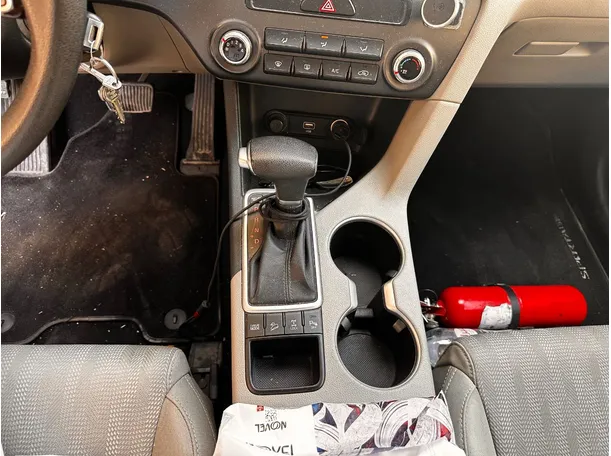 Car image 17