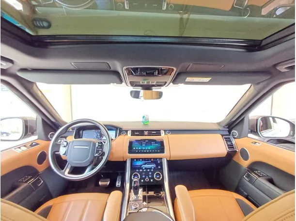 Car image 13