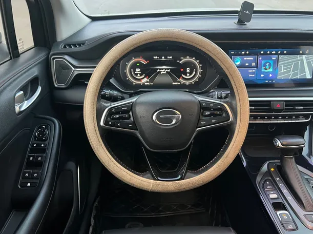 Car image 19