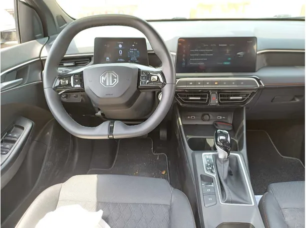 Car image 17