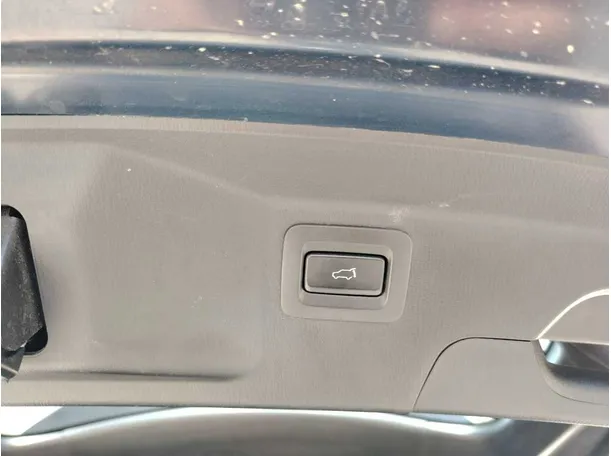 Car image 36