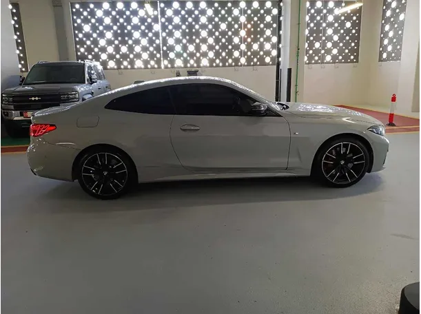 Car image 8
