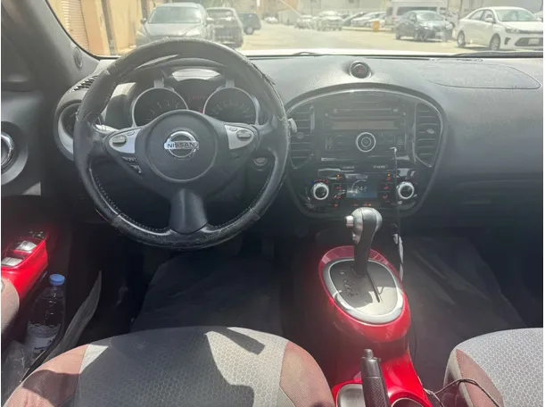 Car image 17