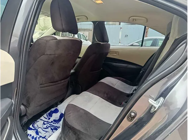 Car image 15