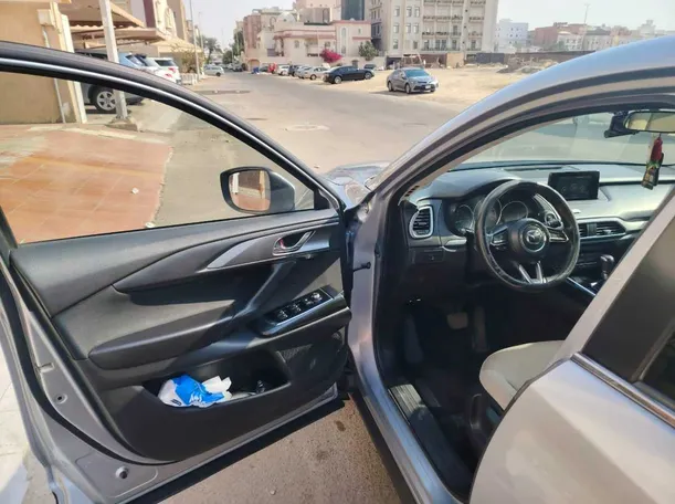 Car image 11