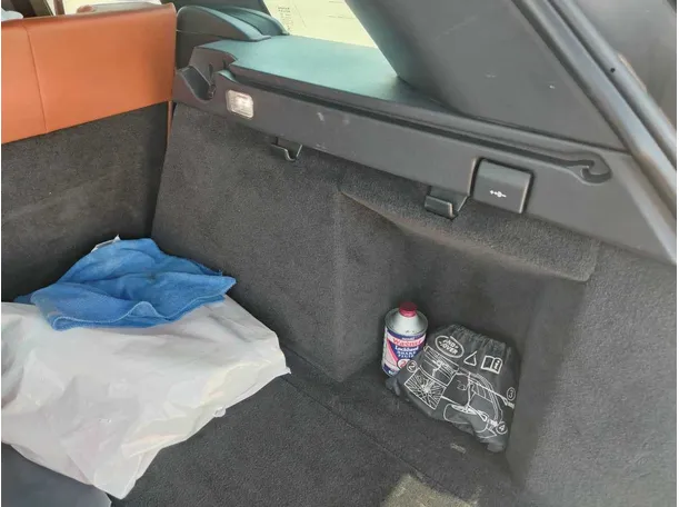 Car image 34