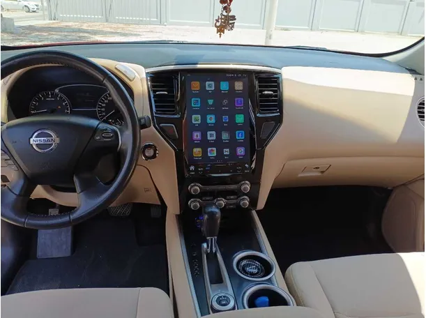Car image 16