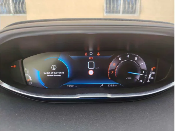 Car image 19